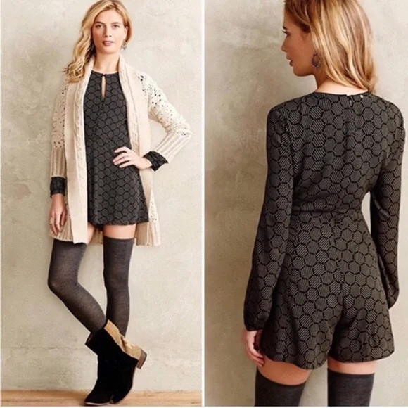 ✨ Anthropologie Honeycomb Printed Romper Sz S - Picture 2 of 11